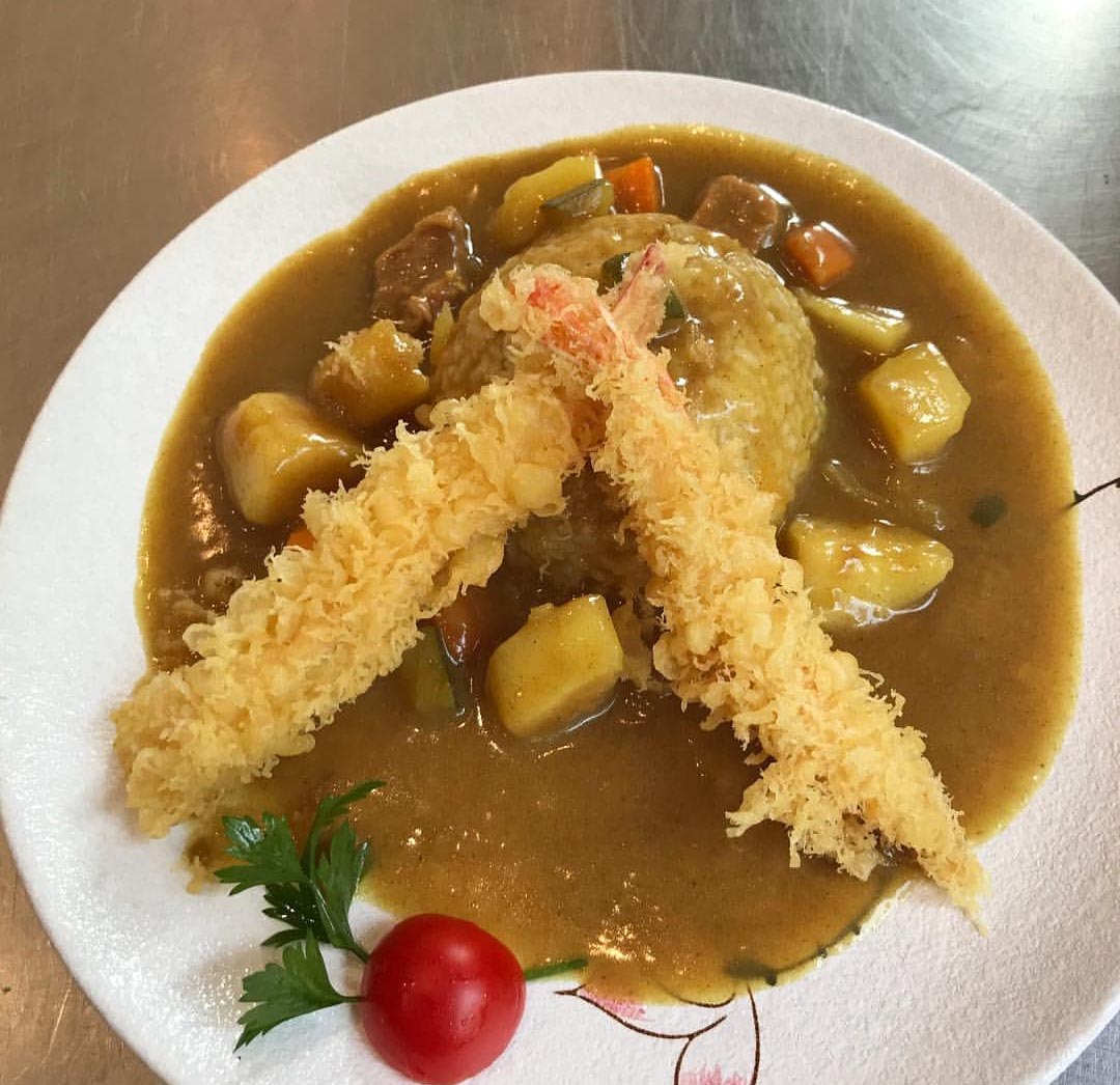 Riso al Curry e tempura di gamberi